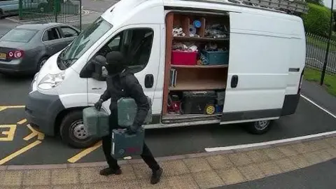 Prevent tool theft with DashKeep